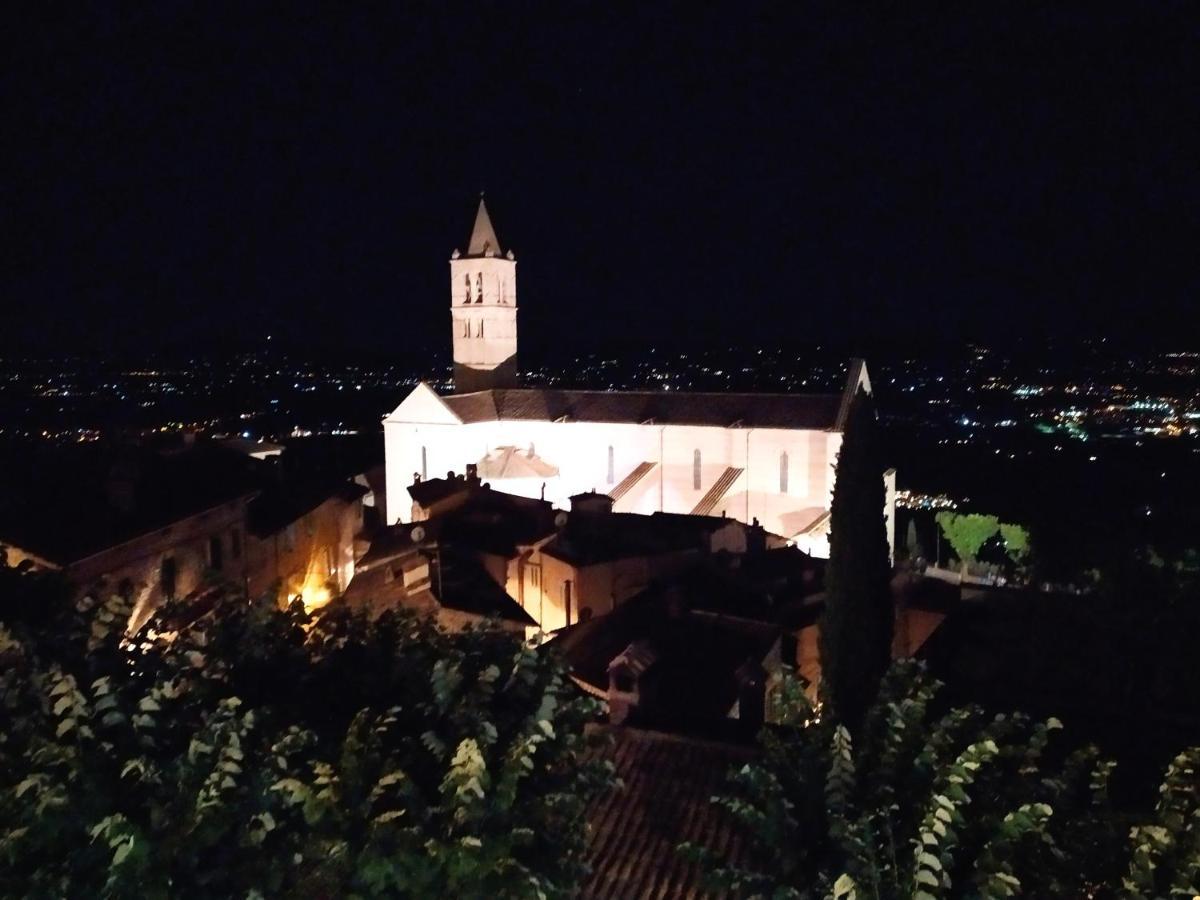 Апартаменты La Dolce Agogia Ассизи Экстерьер фото